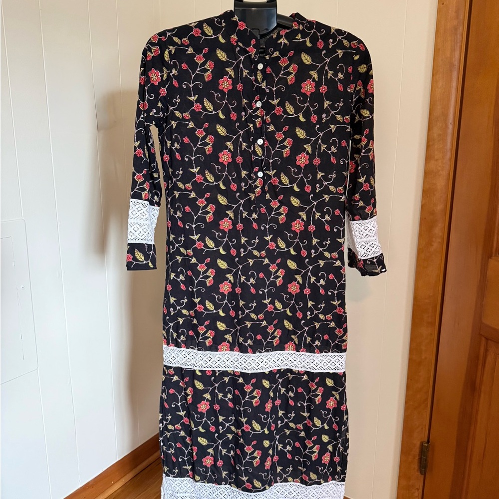 Julia Amory caftan style dress floral print, size xs
